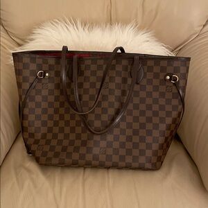Louis Vuitton MM Neverfull tote